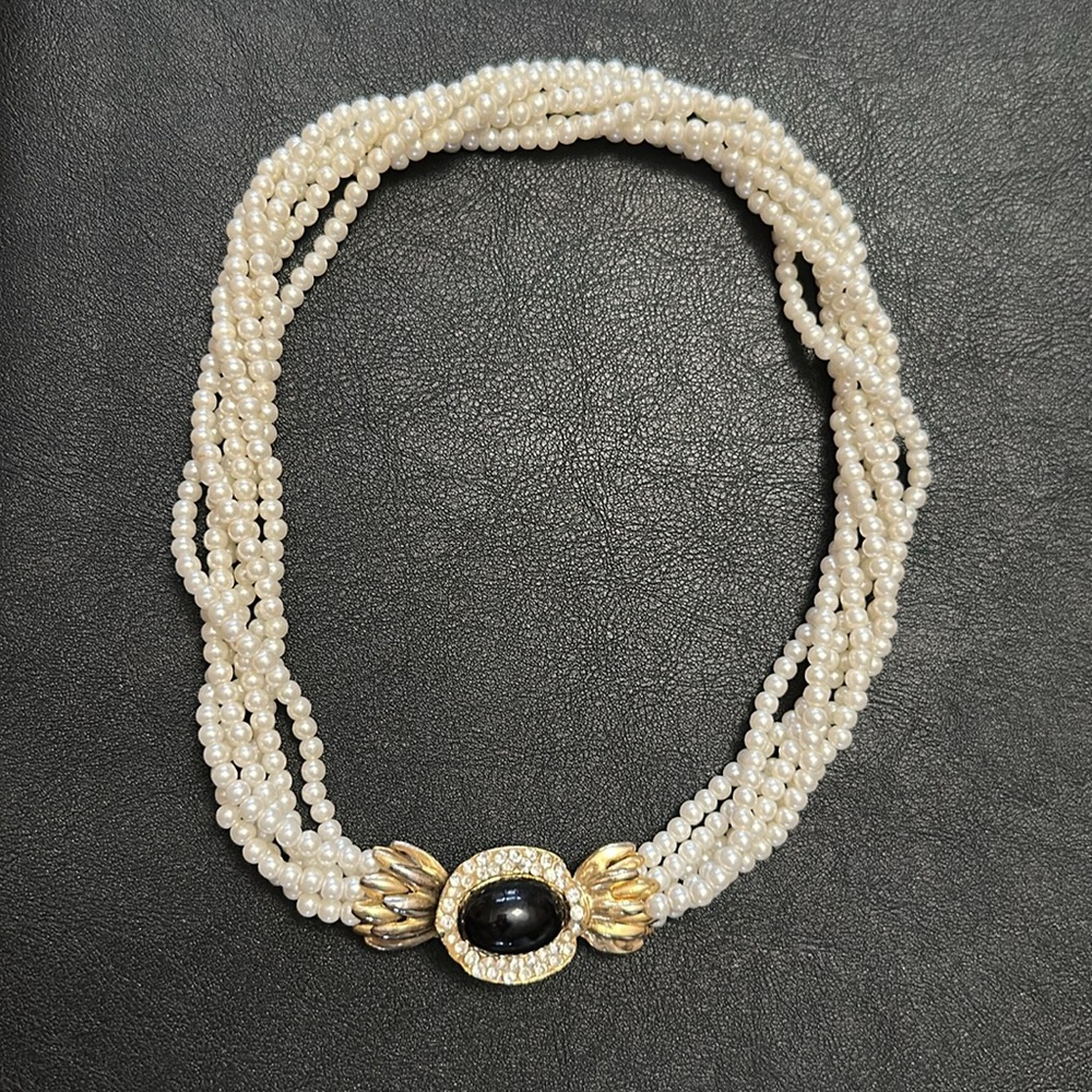 Korea Multiple Strand Faux Pearls W/ Black Glass & Rhinestone Clasp VTG Necklace - Picture 3 of 16